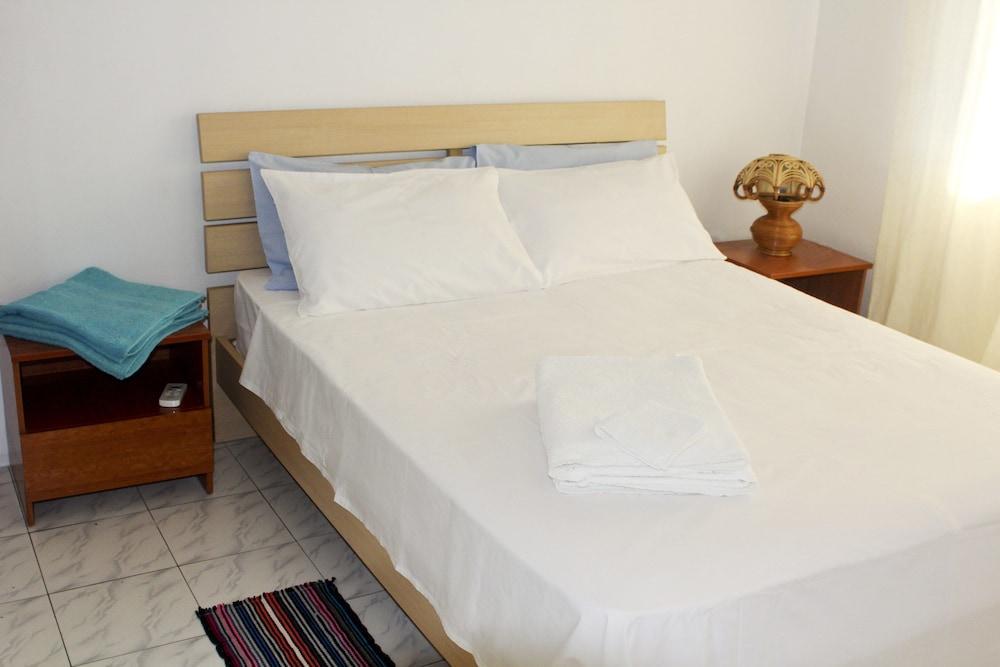วิคกี้ เซลฟ์ คาเทอร์ริ่ง ฮอลิเดย์ อพาร์ตเมนท์ Apartment โบวาลง ภายนอก รูปภาพ