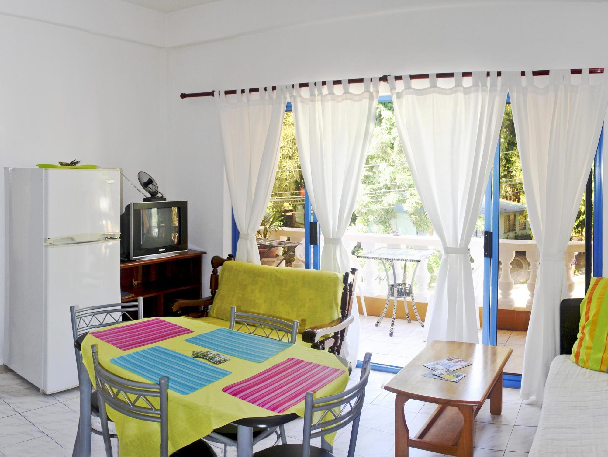 วิคกี้ เซลฟ์ คาเทอร์ริ่ง ฮอลิเดย์ อพาร์ตเมนท์ Apartment โบวาลง ภายนอก รูปภาพ
