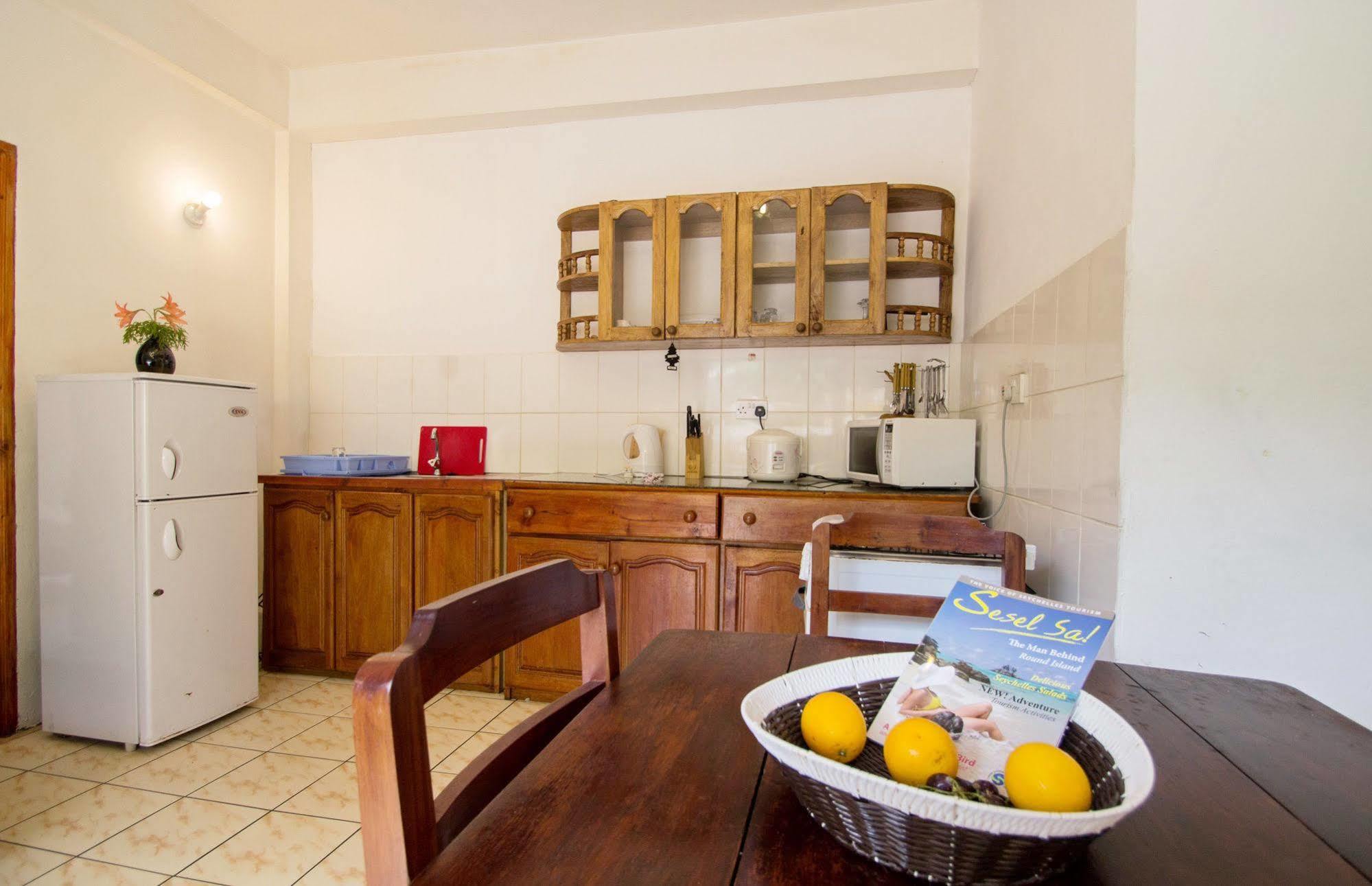 วิคกี้ เซลฟ์ คาเทอร์ริ่ง ฮอลิเดย์ อพาร์ตเมนท์ Apartment โบวาลง ภายนอก รูปภาพ